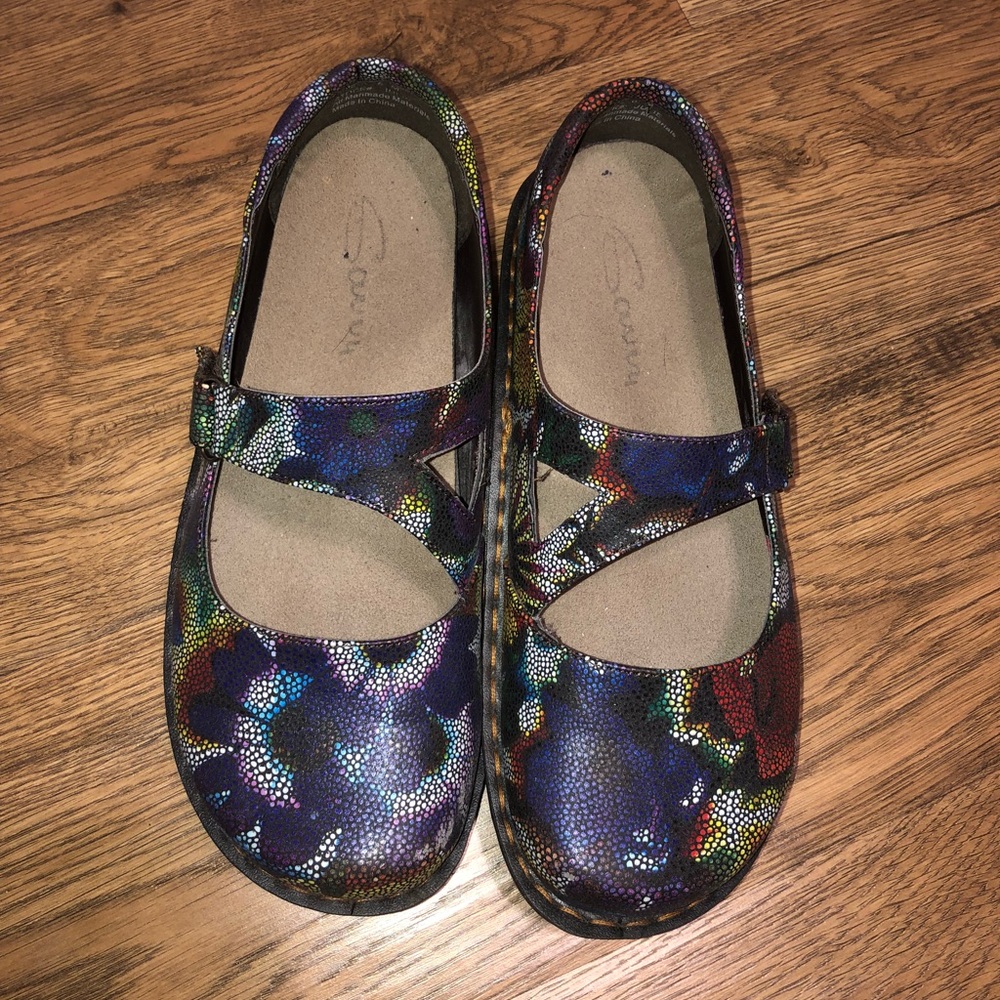 Nursing Clogs